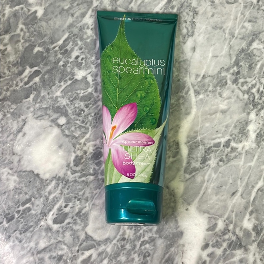Bath and Body Works Lotion Cream‎ Eucalyptus Spearmint